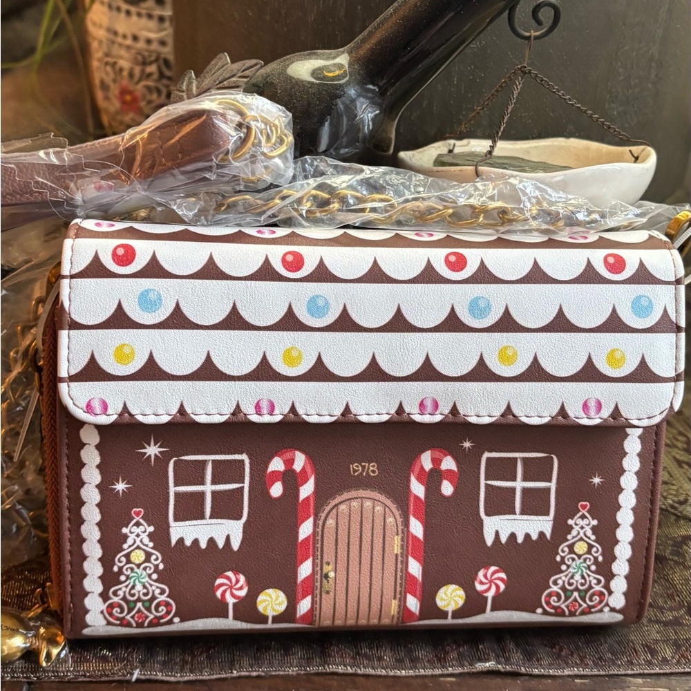Authentic BETSEY JOHSON GINGERBREAD 2 compartments flap Crossbody